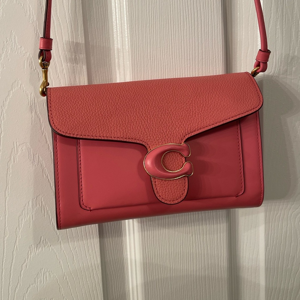 Coach crossbody purse pink. Like new, perfect condition.